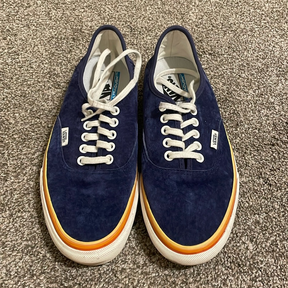 Women’s size 9 lace up velvet blue vans